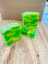 Load image into Gallery viewer, Coconut & Lemongrass